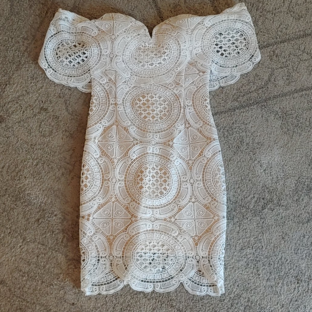 White laced of shoulder dress